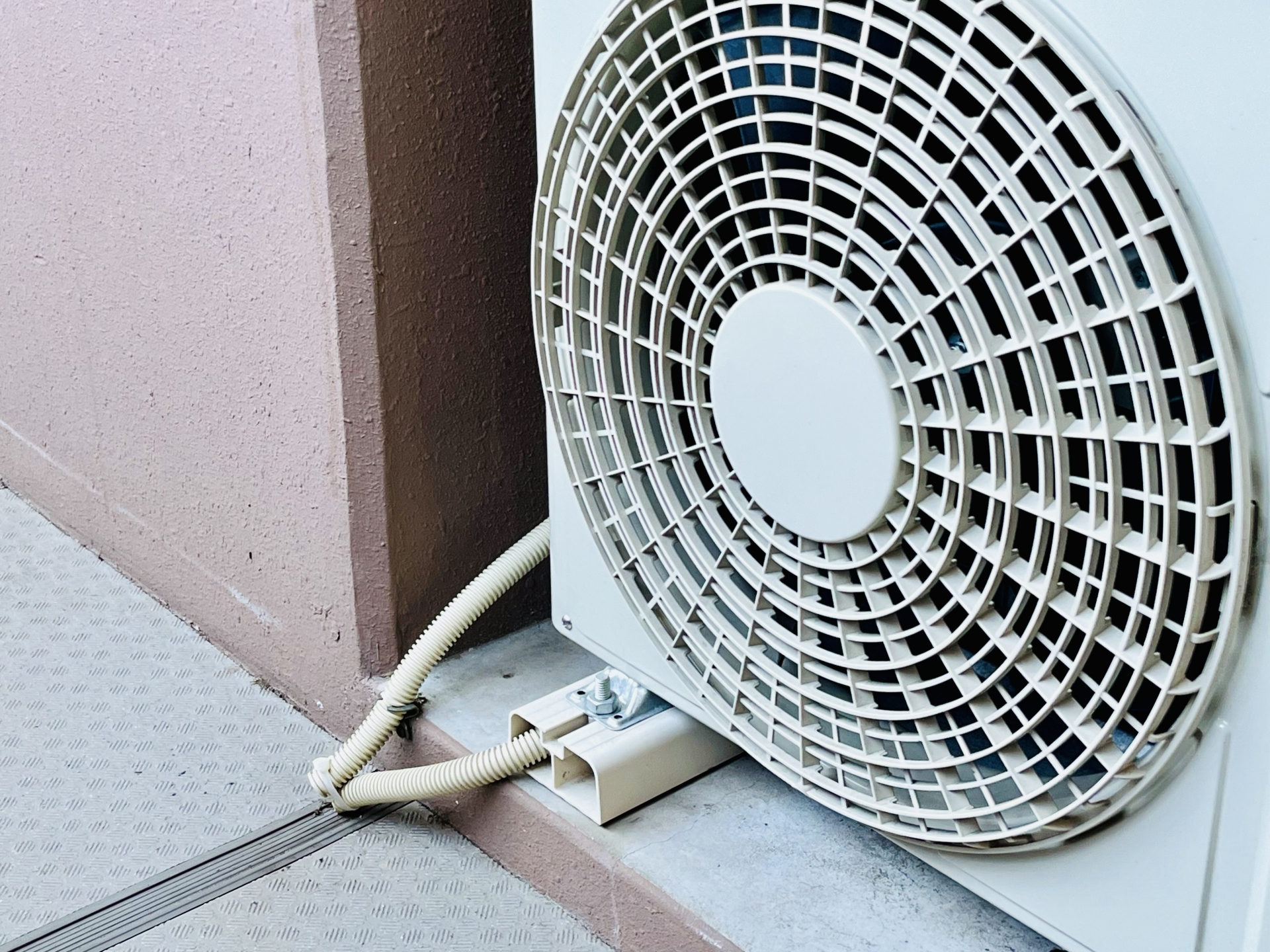 異音放置は危険！あなたのエアコン、今すぐ点検を！